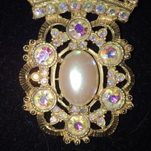 Swarovski crystal vintage Brooch